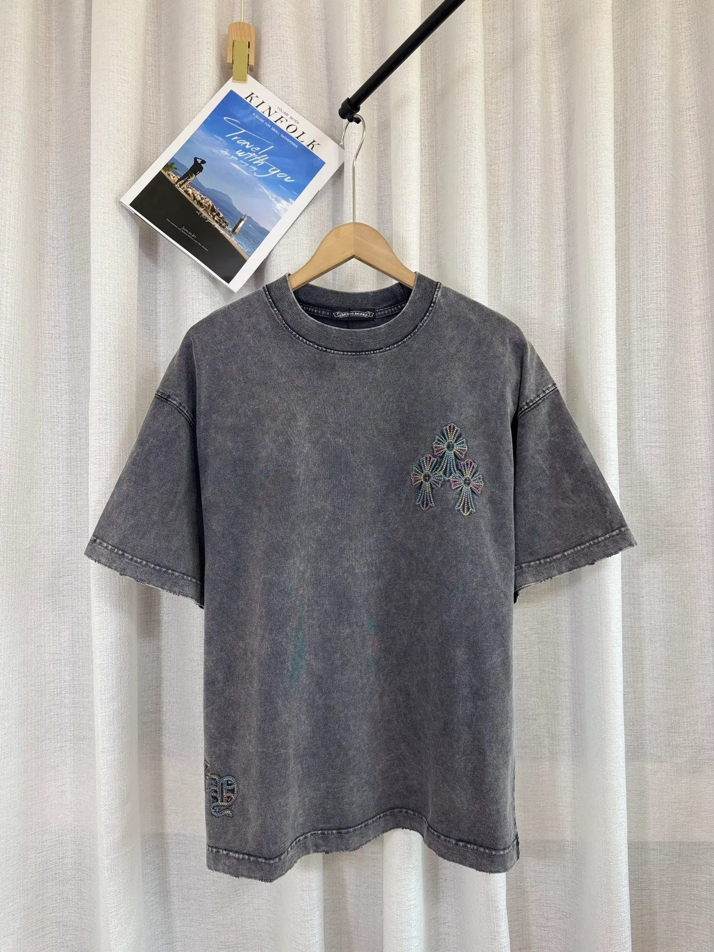 P220 ch high version Chrome Hearts 2025 spring and summer new horseshoe cross print washed appliqué short-sleeved T-shirt, fabric: 26 double yarns, 320 grams weight, heavy wash ➕ fried color + color embroidery Printing process: color embroidery Color: washed gray Size: S M L XL Style number: 5165